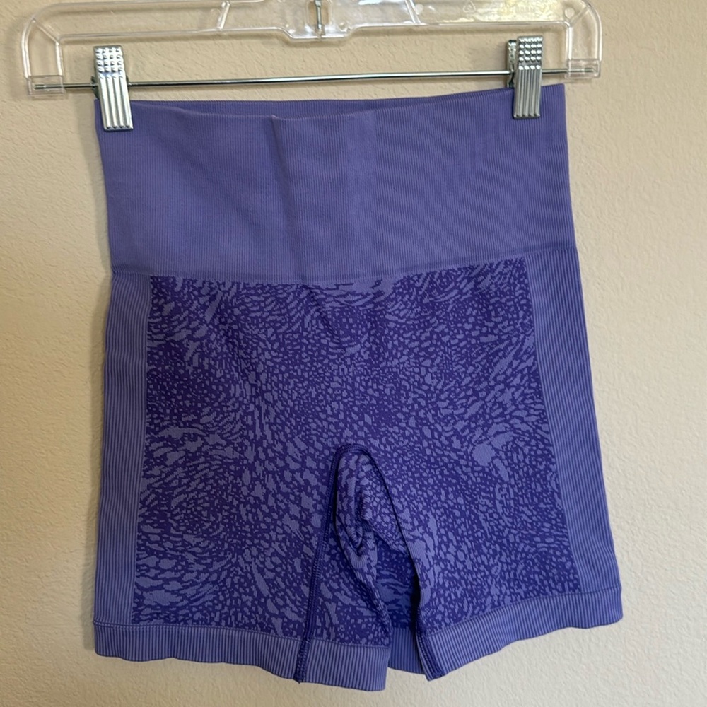 Lululemon vintage biker shorts